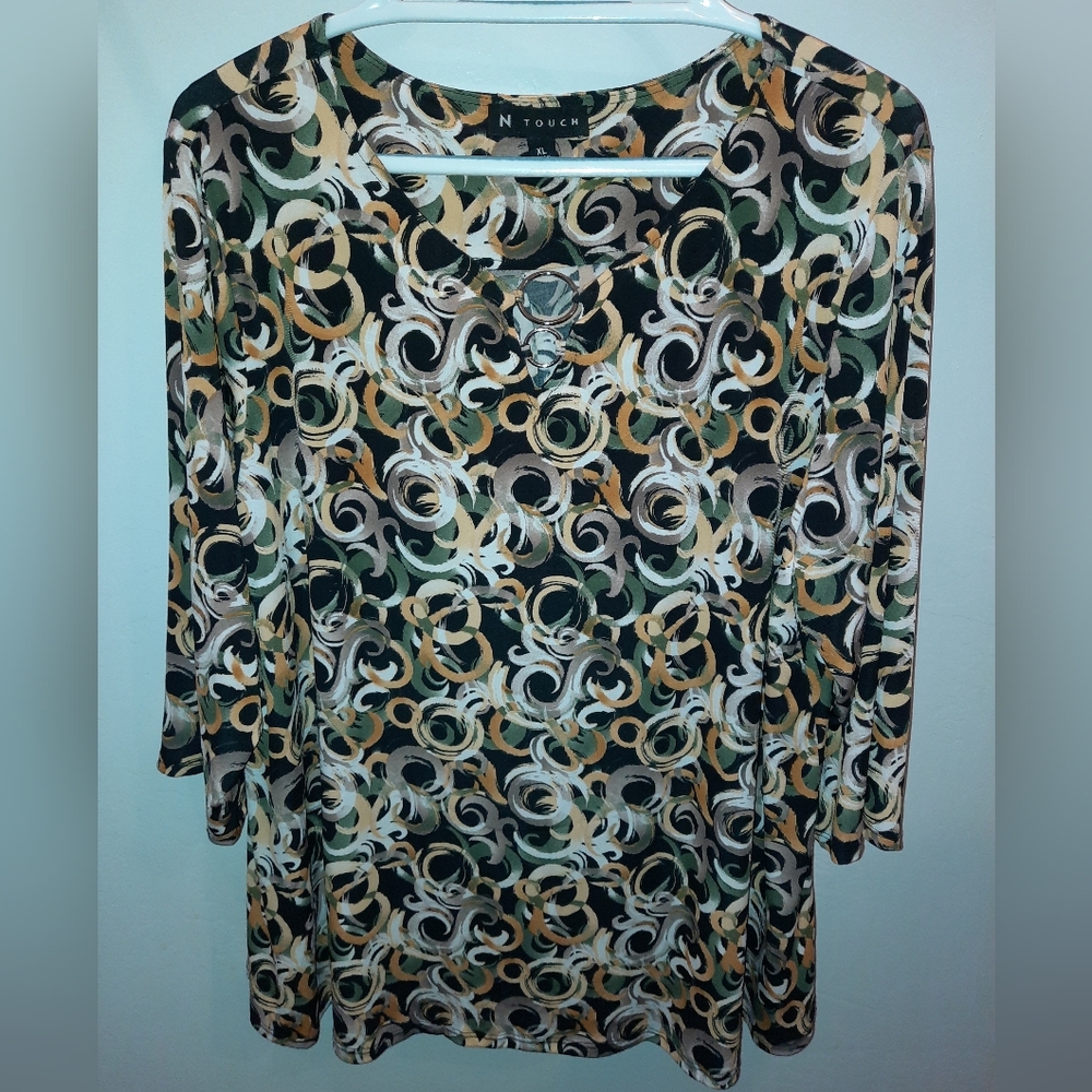 N Touch green, Yelliw & black 3/4 Sleeve Blouse Stretchy Size XL EUC